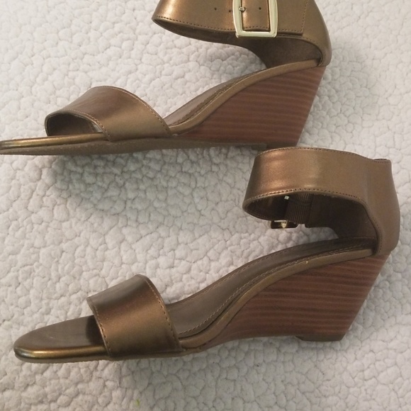 Ladies GLACEE Pewter Color Wedge Sandals 8.5M - Picture 4 of 6